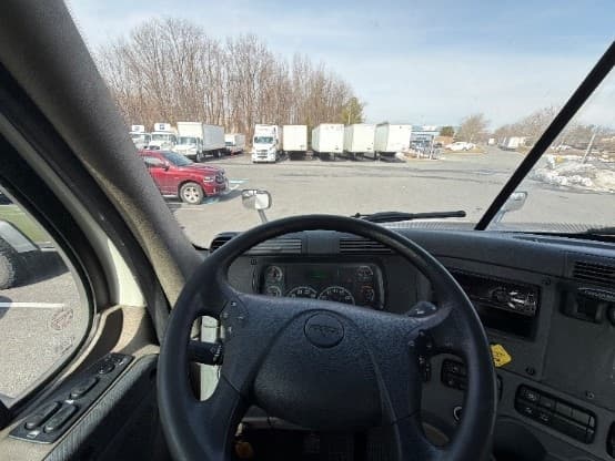 2019 Freightliner Cascadia — photo 10