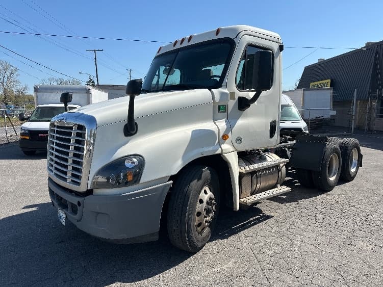 2019 Freightliner Cascadia — photo 3