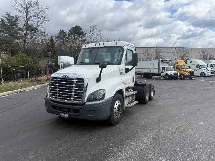2019 Freightliner Cascadia — photo 3