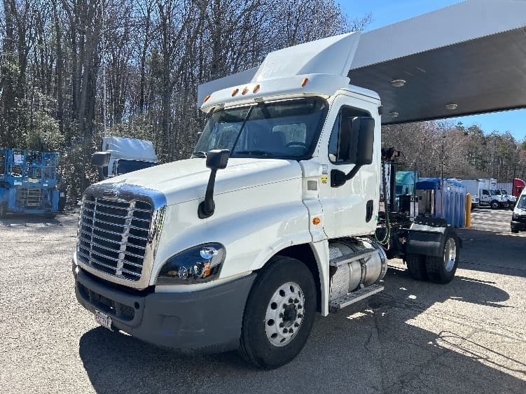 2019 Freightliner Cascadia — photo 3