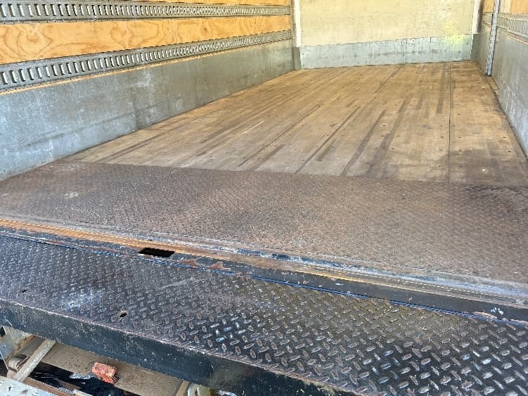 2019 Freightliner M2 106 — photo 10