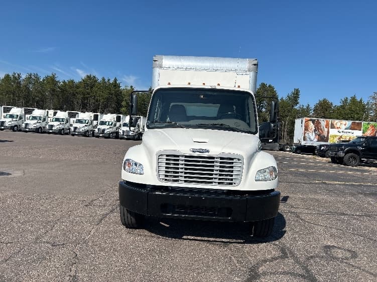 2019 Freightliner M2 106 — photo 2