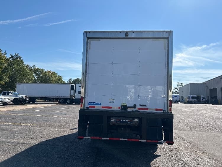 2019 Freightliner M2 106 — photo 7