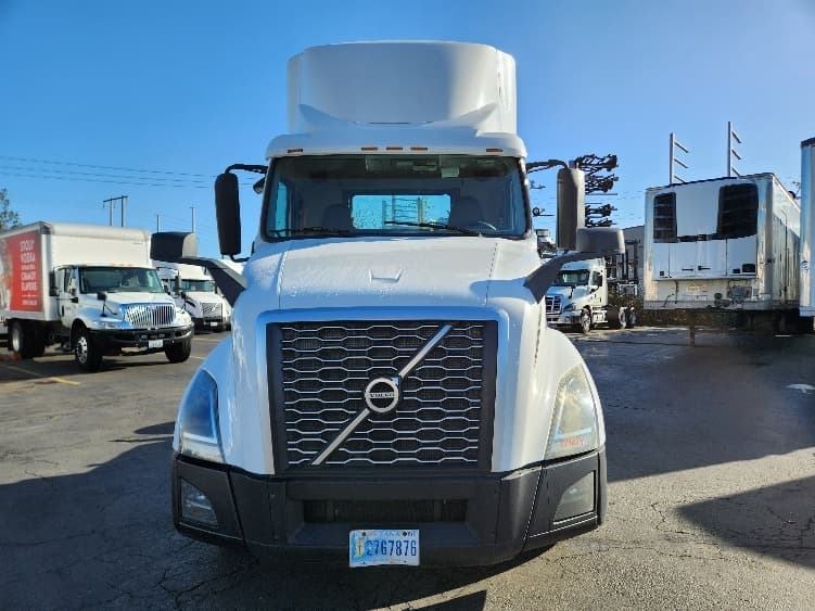2019 Volvo VNL 300 — photo 2