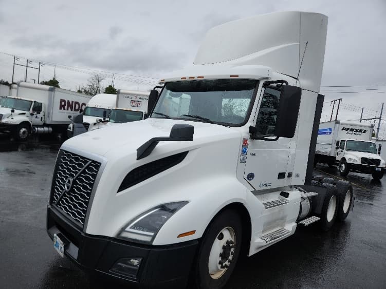 2019 Volvo VNL 300 — photo 3