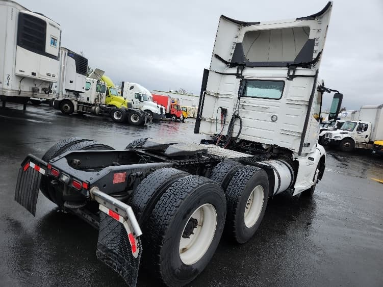 2019 Volvo VNL 300 — photo 7