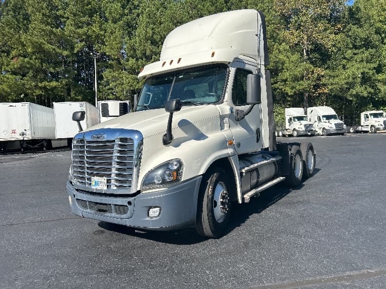 2019 Freightliner Cascadia — photo 3