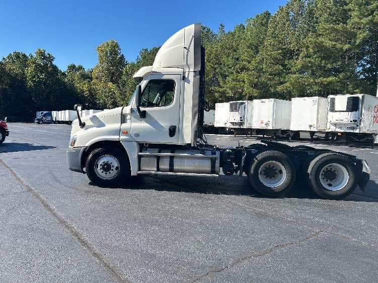 2019 Freightliner Cascadia — photo 4