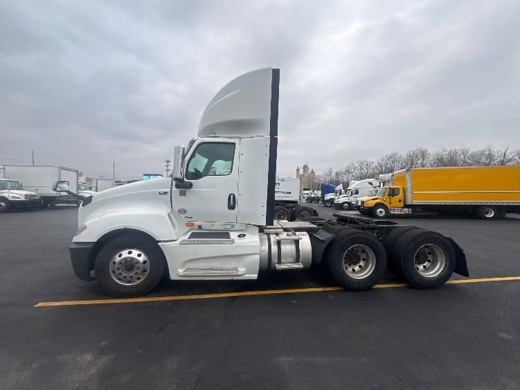 2019 International LT — photo 4