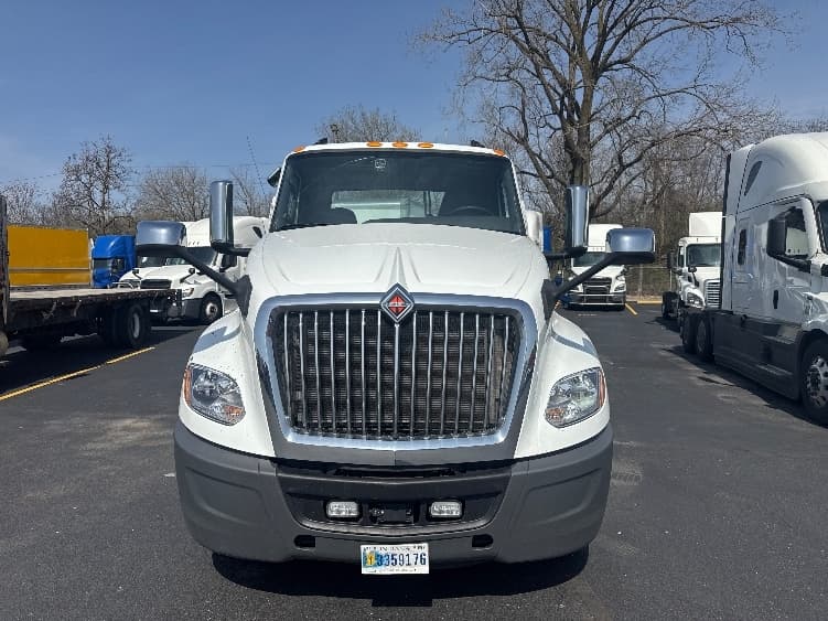2019 International LT — photo 2