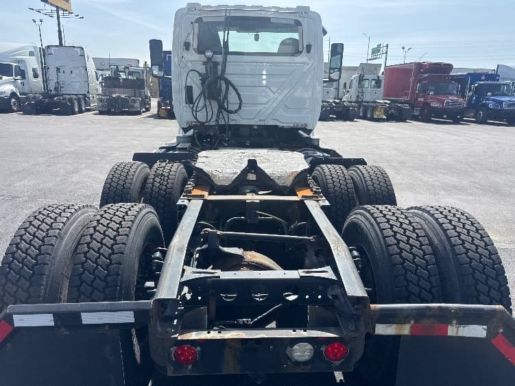 2019 International LT — photo 6