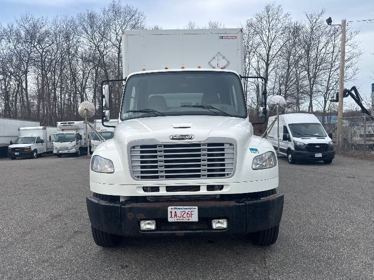 2019 Freightliner M2 106 — photo 2