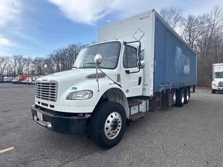 2019 Freightliner M2 106 — photo 3