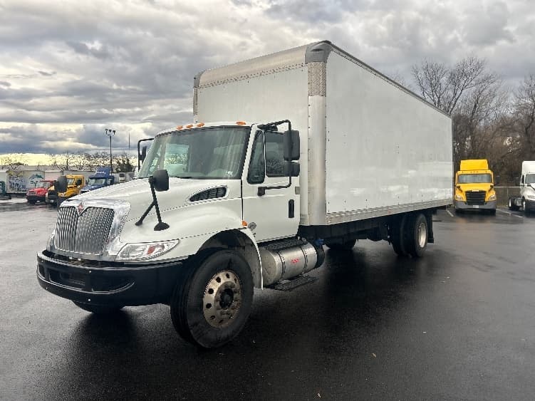 2019 International 4300 — photo 3