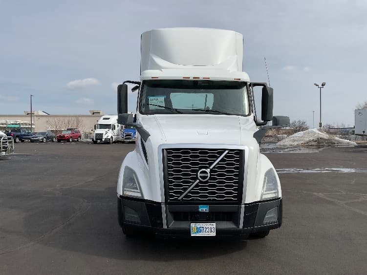 2019 Volvo VNL 300 — photo 2
