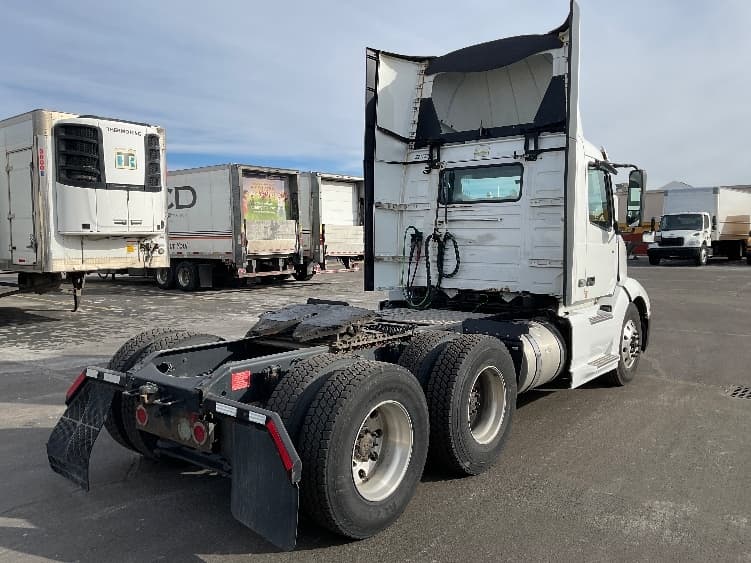 2019 Volvo VNL 300 — photo 7