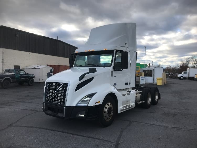 2019 Volvo VNL 300 — photo 3