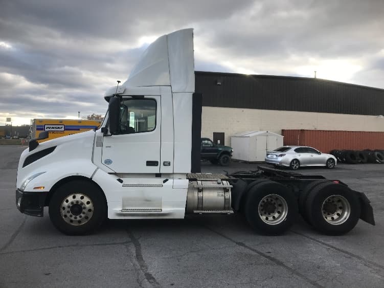 2019 Volvo VNL 300 — photo 4