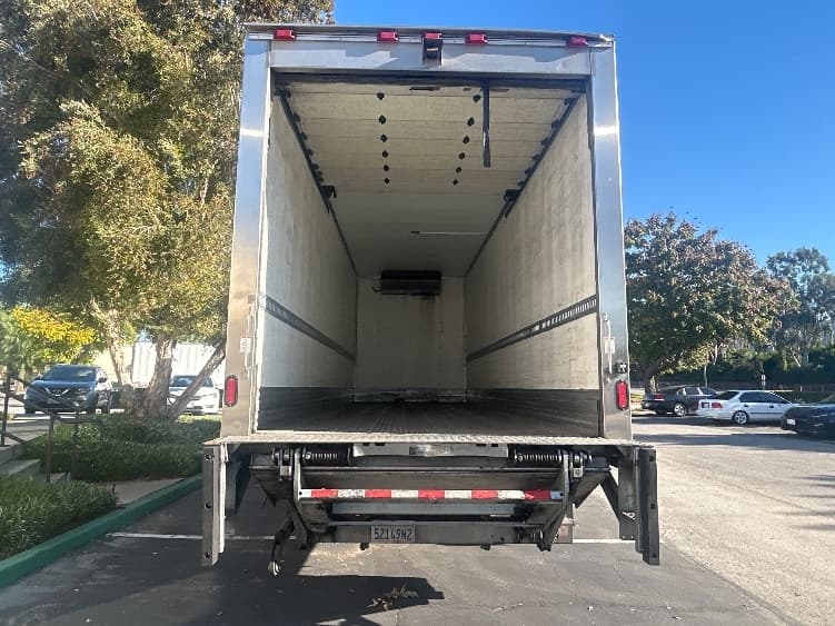 2019 Hino 268 — photo 8