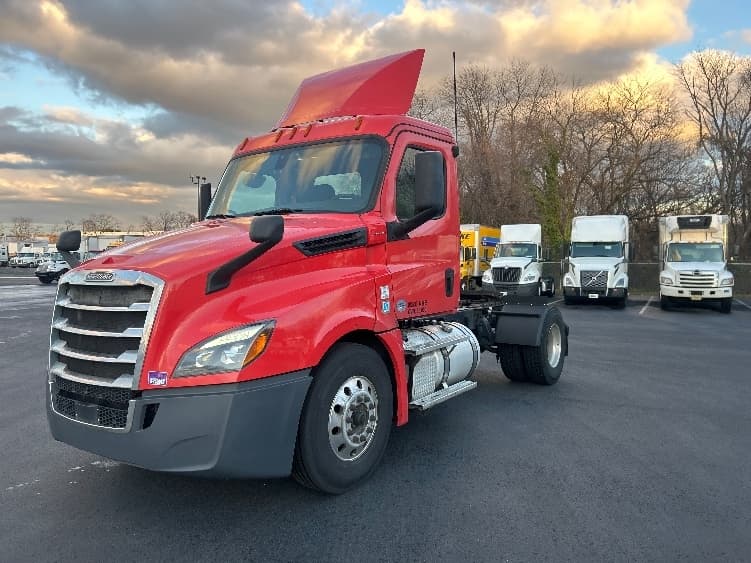 2019 Freightliner Cascadia — photo 3