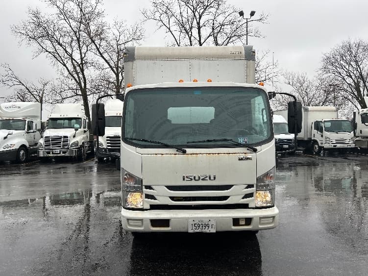 2019 Isuzu NPR — photo 2