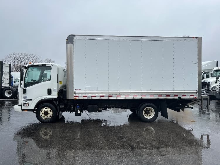 2019 Isuzu NPR — photo 4