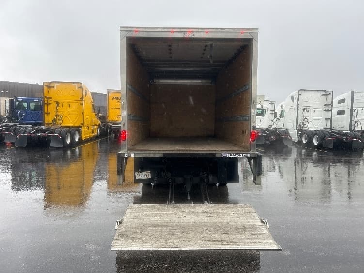 2019 Isuzu NPR — photo 9