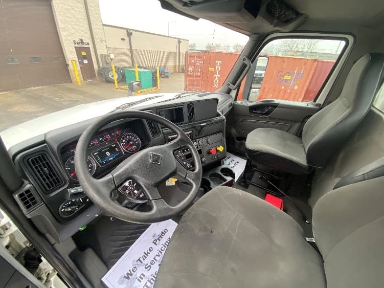 2019 International LT — photo 10