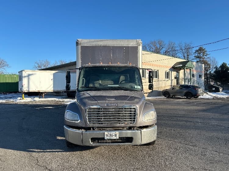 2019 Freightliner M2 106 — photo 2