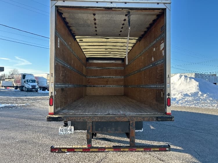 2019 Freightliner M2 106 — photo 9