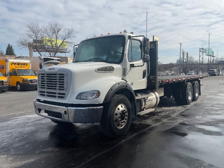 2019 Freightliner M2 112 — photo 3
