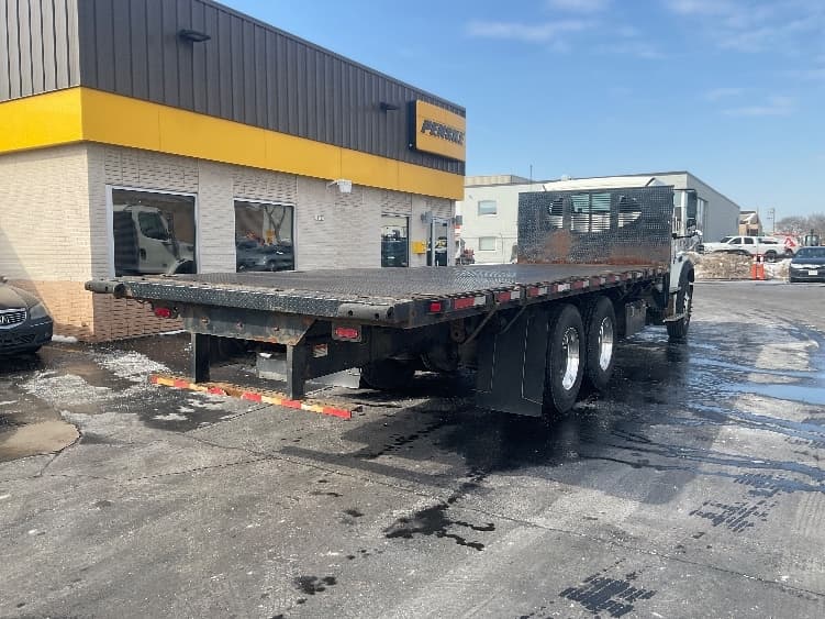 2019 Freightliner M2 112 — photo 9