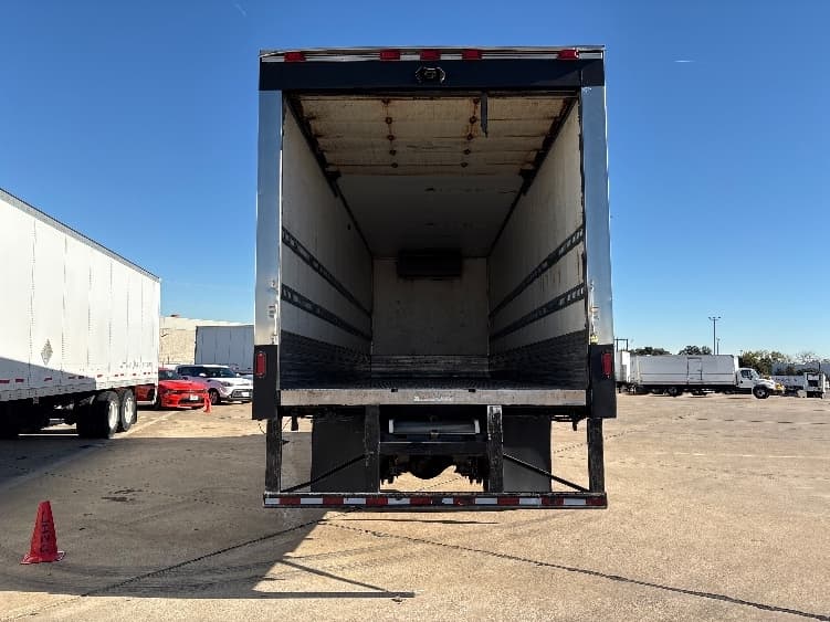 2019 Freightliner M2 106 — photo 9