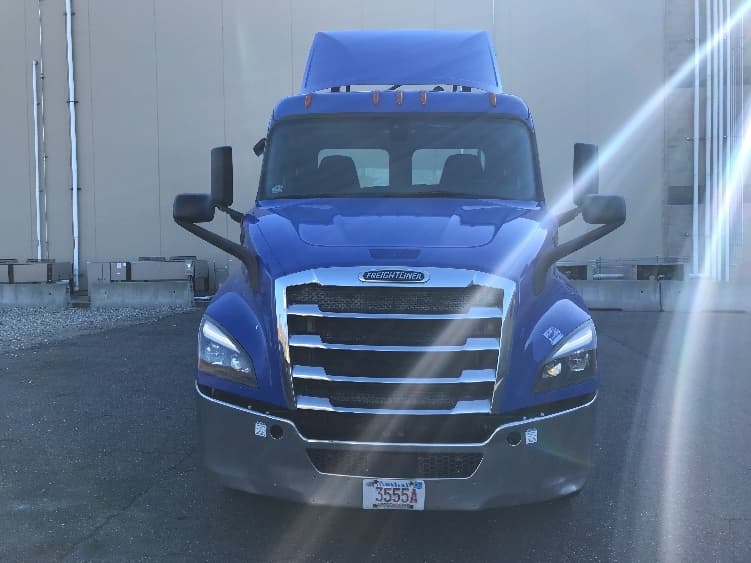 2019 Freightliner Cascadia — photo 2