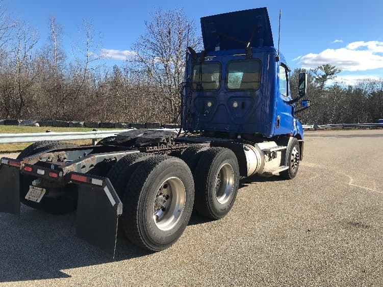 2019 Freightliner Cascadia — photo 7