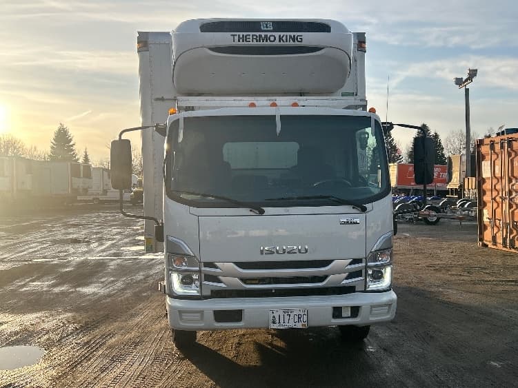 2023 Isuzu NPR — photo 2