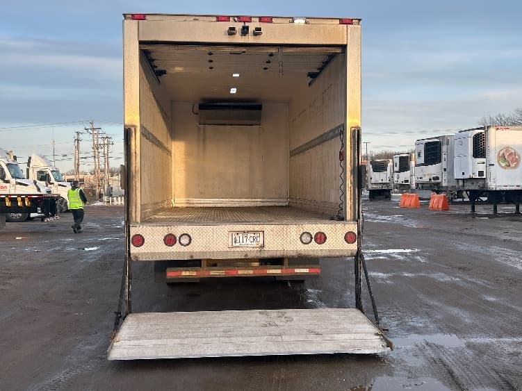 2023 Isuzu NPR — photo 9