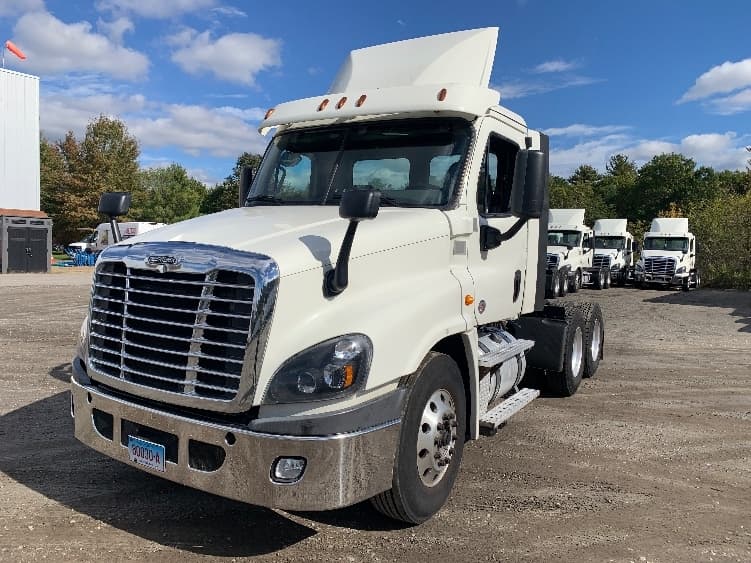 2019 Freightliner Cascadia — photo 3