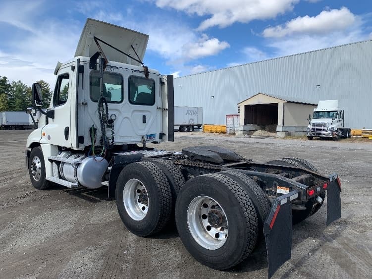 2019 Freightliner Cascadia — photo 5