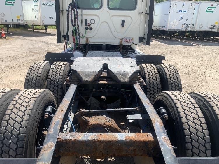 2019 Freightliner Cascadia — photo 6