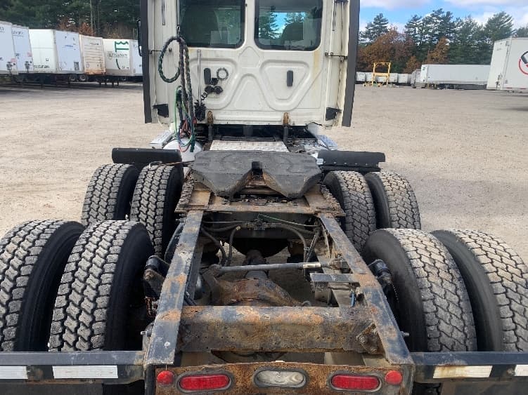 2019 Freightliner Cascadia — photo 6
