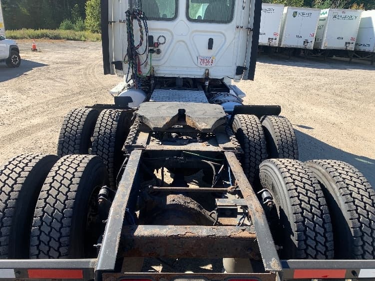 2019 Freightliner Cascadia — photo 6