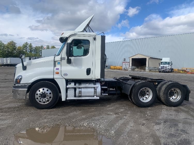 2019 Freightliner Cascadia — photo 4