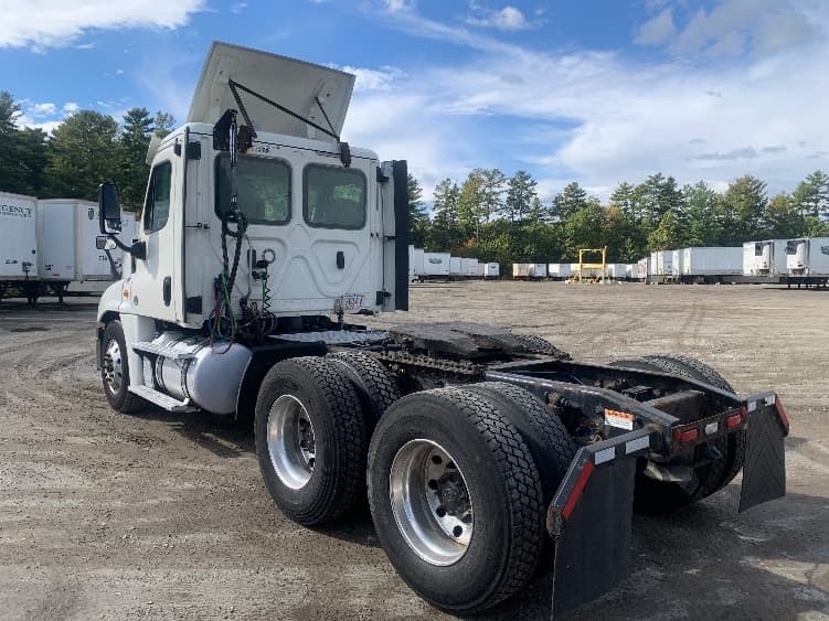 2019 Freightliner Cascadia — photo 5