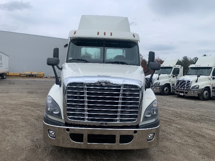 2019 Freightliner Cascadia — photo 2