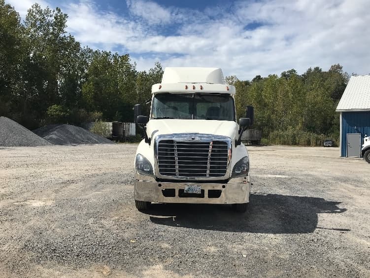 2019 Freightliner Cascadia — photo 2