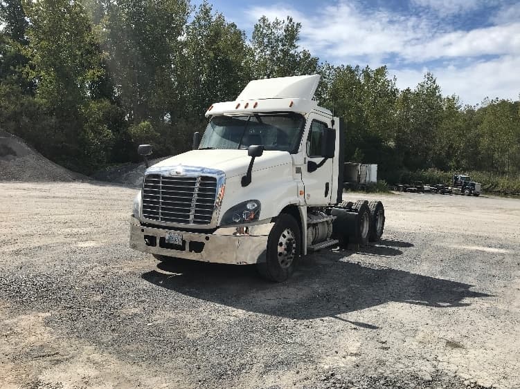 2019 Freightliner Cascadia — photo 3