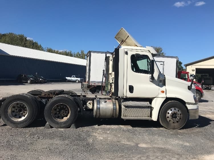 2019 Freightliner Cascadia — photo 8