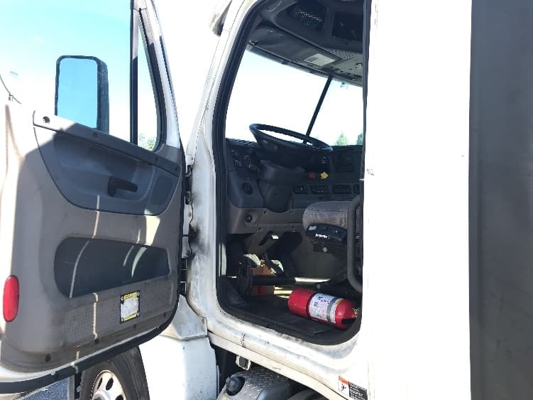 2019 Freightliner Cascadia — photo 9