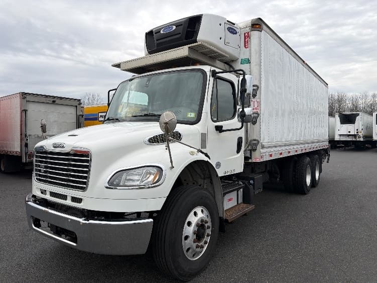 2019 Freightliner M2 106 — photo 3